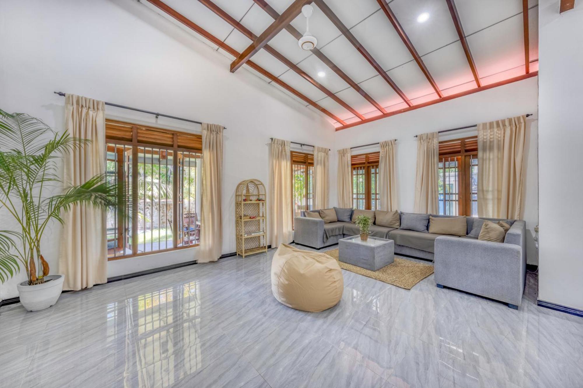 Makai Surf House Hotel Ahangama Bagian luar foto