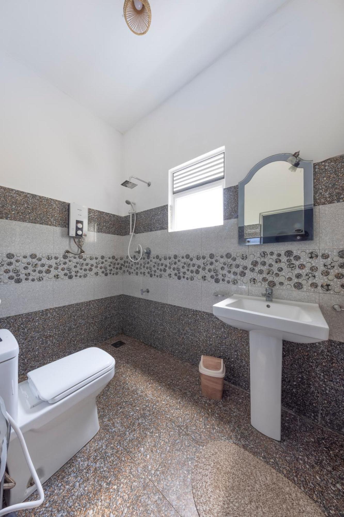 Makai Surf House Hotel Ahangama Bagian luar foto
